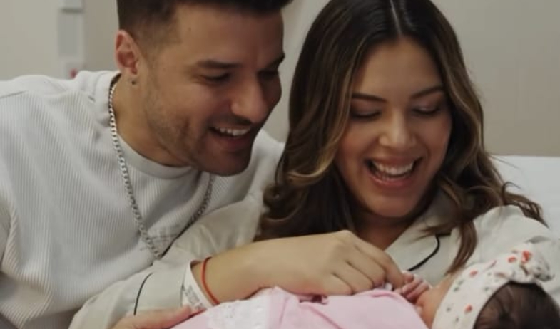 ¡Al ritmo de 'Iris' de Goo Goo Dolls! Carolina Castillo y Pablo Brunstein dan la bienvenida a su bebé Olivia 