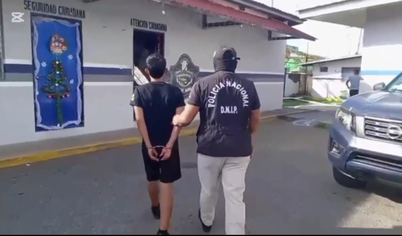 En las últimas horas se decomisaron 12 armas de fuego y  mucha droga en el territorio nacional  