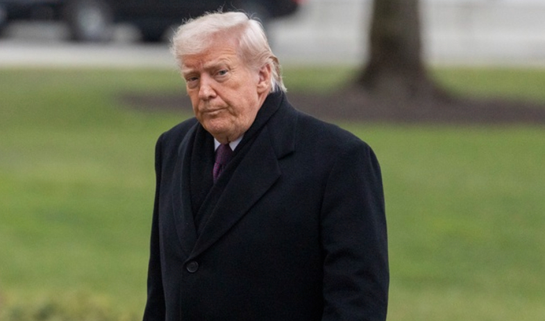 El periodista Tucker Carlson afirma que Trump anunciará la guerra con Venezuela esta noche 