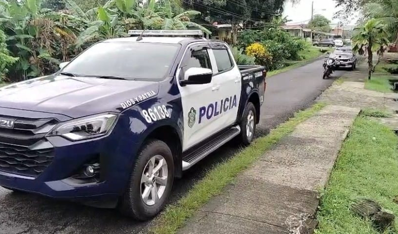 Roba un auto y lo capturan con un cadáver en su interior  