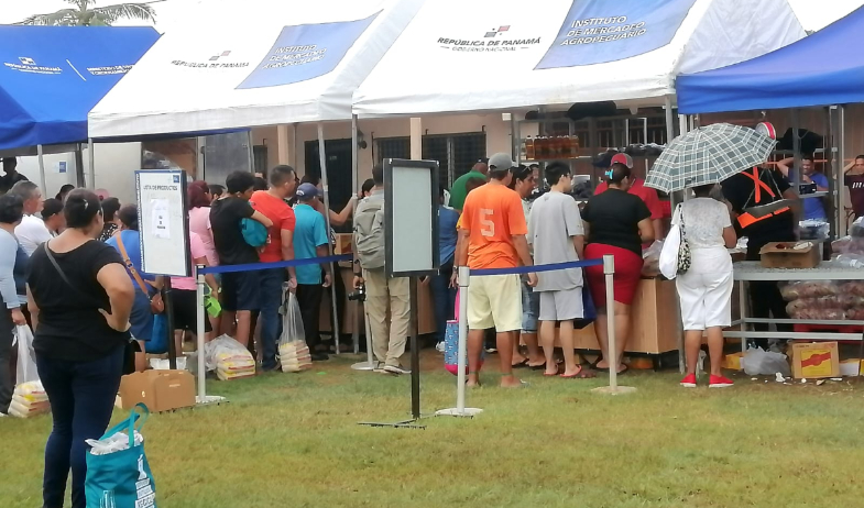 Desde este martes inicia la venta de bolsas navideñas con jamón  