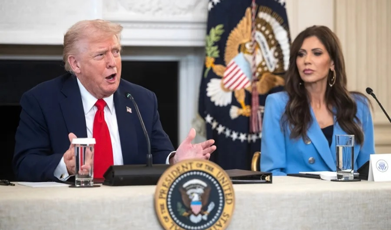 ¿Qué es la lotería de la ‘green card’ que ha pausado Trump por el tiroteo en Brown? 