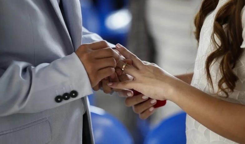 Caen las cifras de nacimientos y suben las de matrimonios en Panamá en el 2025 