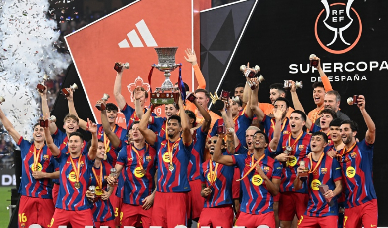 Raphinha impulsa la decimosexta Supercopa de España del Barcelona (3-2) 