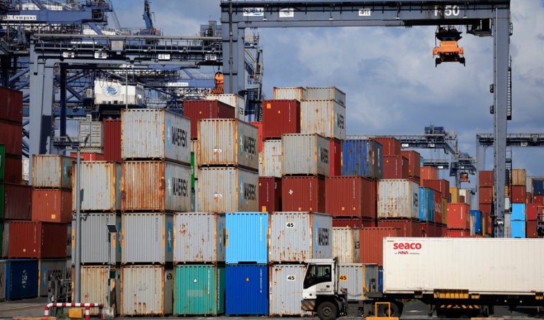 Nadie llora la salida del operador hongkonés de dos puertos en torno al Canal de Panamá 