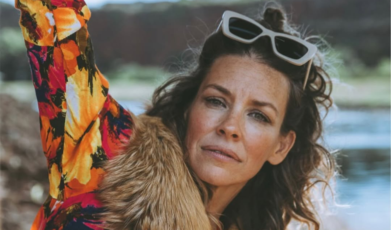 Evangeline Lilly revela que sufre daño cerebral tras una caída en una playa de Hawái 