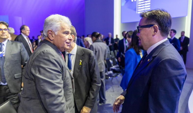 Mulino concluye gira en Davos con acuerdos clave para inversión y empleo en Panamá 