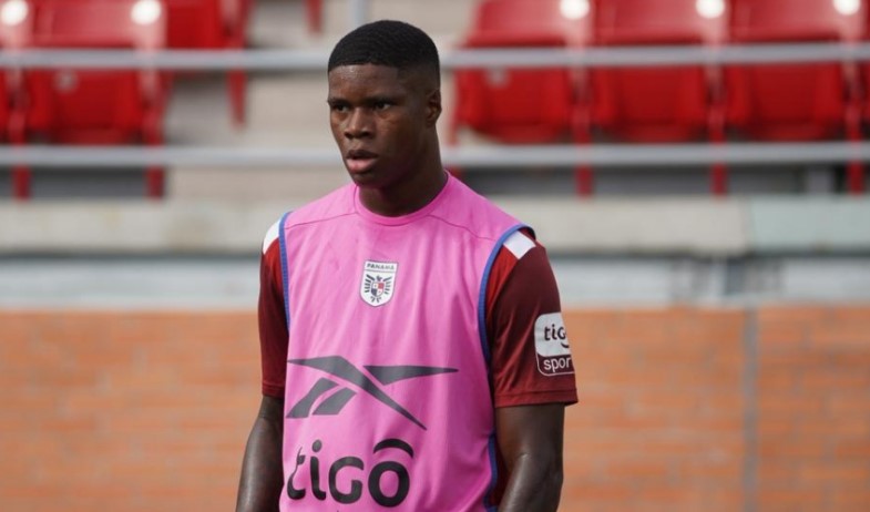 Kadir Barría y Gustavo Herrera lideran lista de Panamá para amistosos con Bolivia y México 