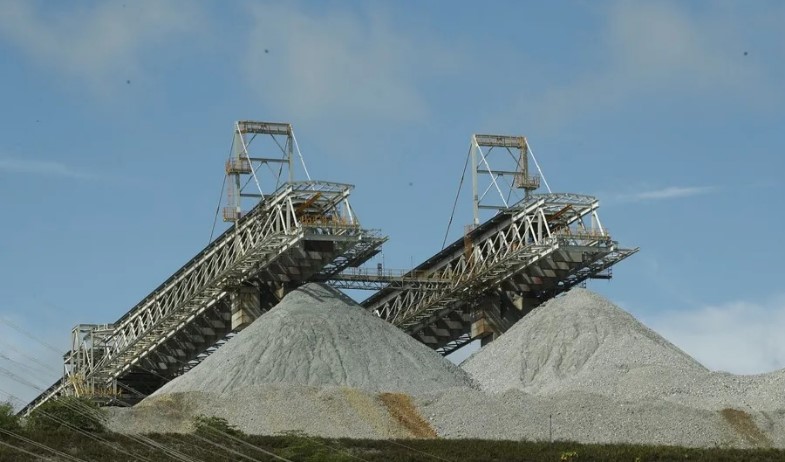 Panamá anunciará en junio destino de la mina de cobre 