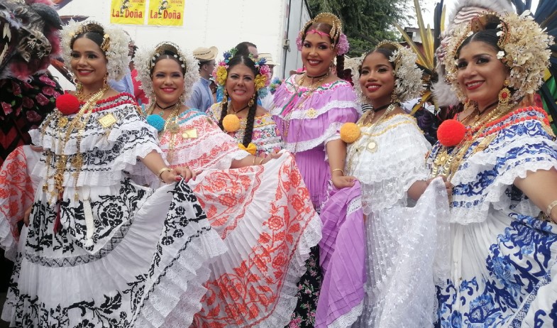 Más de 100 delegaciones participarán este sábado en el Desfile de las Mil Polleras 