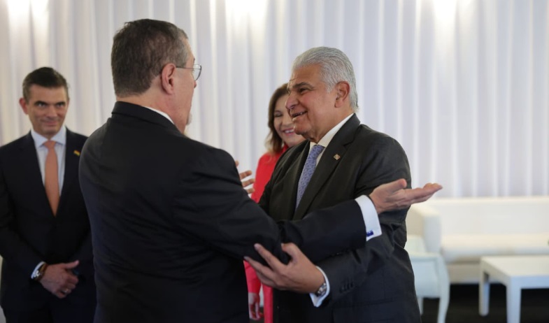 Presidente Mulino propone a homólogos latinoamericanos establecer bloque regional para afrontar retos ante un orden mundial emergente  