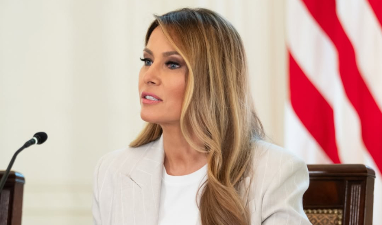 Melania Trump facilita regreso de niños separados por la guerra entre Rusia y Ucrania 