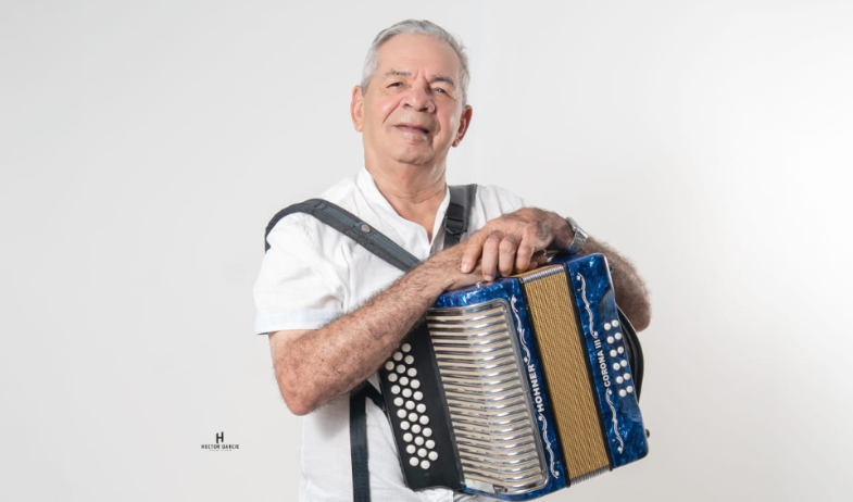 ¡'Soltero me va mejor'! Minguito Sáez calienta motores para los culecos 