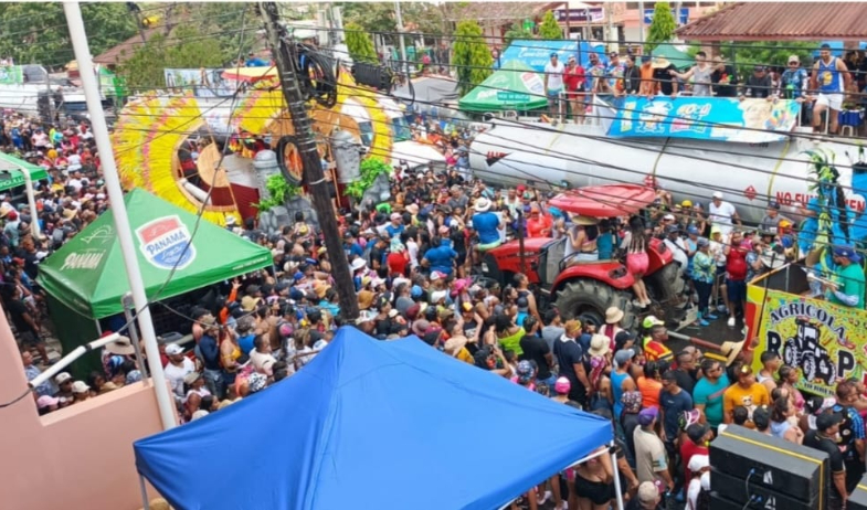 Ocú vivió un domingo de carnaval a casa llena y con gran tradición 