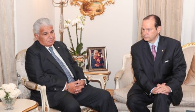 Panamá intenta comunicarse con los 10 panameños detenidos en Cuba acusados de propaganda 