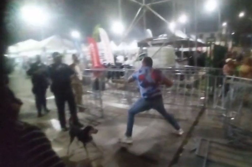  Enfrentamiento entre representante de Cristóbal Este y la Policía Nacional en 'Sabores de Colón' 