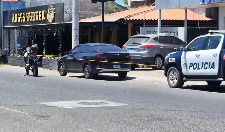 Investigan auto abandonado luego de homicidio de comerciante hindu en Chitré  