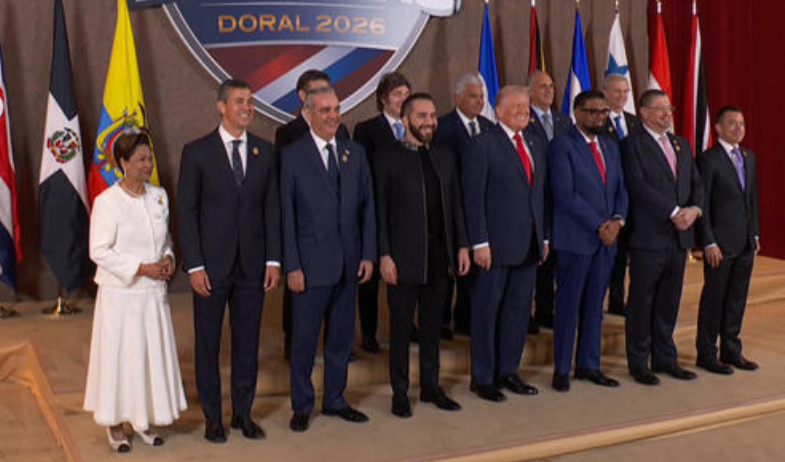 Trump dice ante mandatarios latinoamericanos: 'No voy a aprender su maldito idioma' 