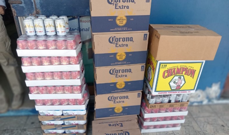 Retienen presunto contrabando de licor en Colón 