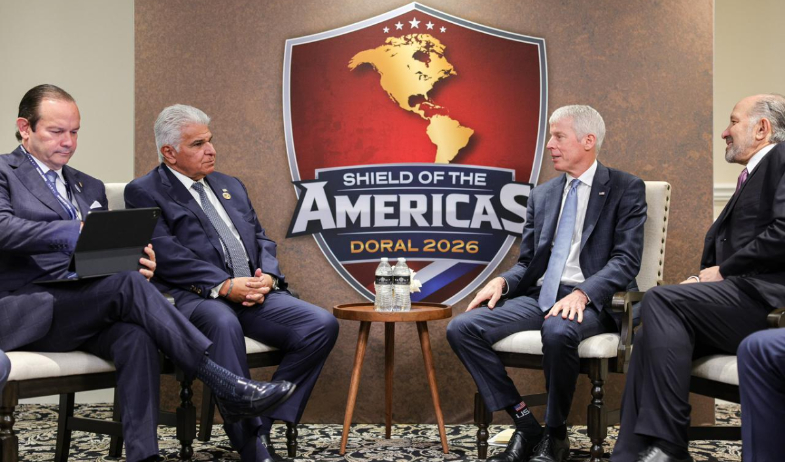 Mulino impulsa proyectos energéticos y logísticos en cumbre de Miami 