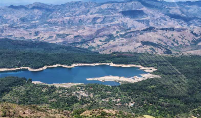 Controlan incendio en La Yeguada tras afectar más de 100 hectáreas 