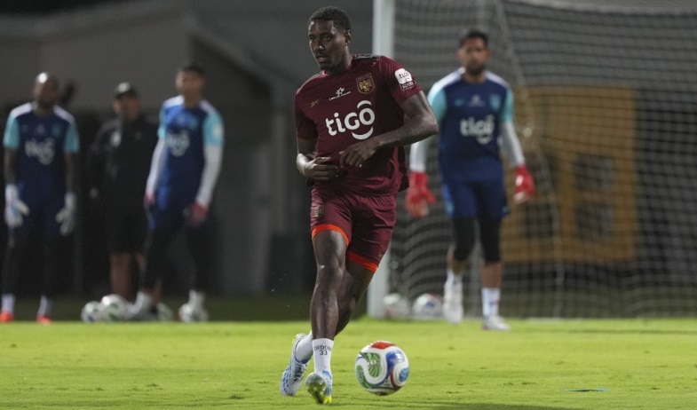 El panameño Córdoba ve a Sudáfrica como 'un espejo' de Ghana, primer rival en el Mundial 