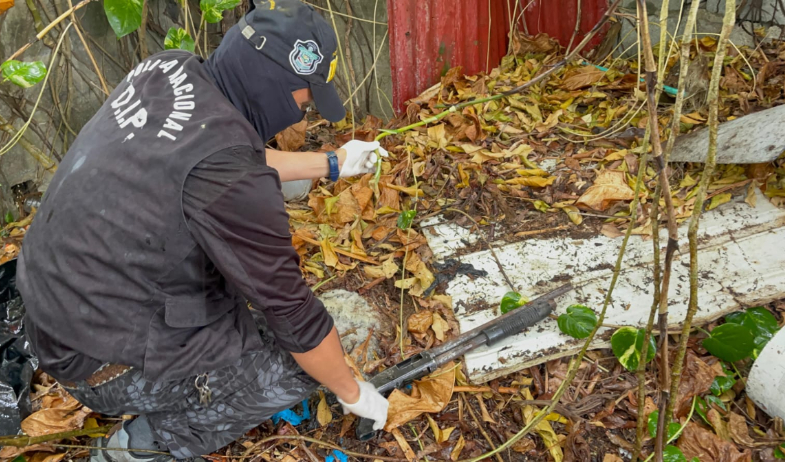 Encuentran escopeta y pistola tras ataque a tiros en la ciudad de Colón 