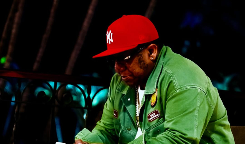 Jr. Ranks encuentra refugio en Dios y se bautiza tras perder a su hijo 