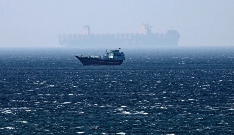 EE.UU. dice que ningún buque logra romper su bloqueo a los puertos iraníes en Ormuz 