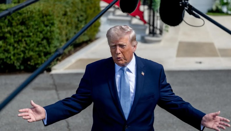 Trump anuncia que mantiene el bloqueo naval a Irán pese a la reapertura de Ormuz 