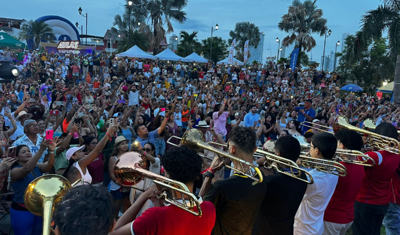 Panamá rinde homenaje póstumo a Willie Colón con un multitudinario tributo de trombones 