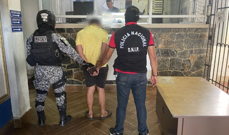 Luego de una persecución, disparos y golpes finalmente capturaron a un sujeto en Las Tablas 
