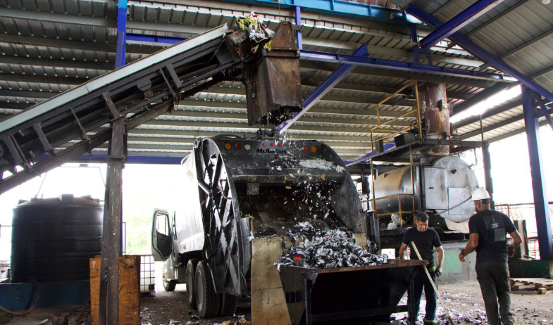 Destruyen más de 4 mil bultos con mercancía falsificada 