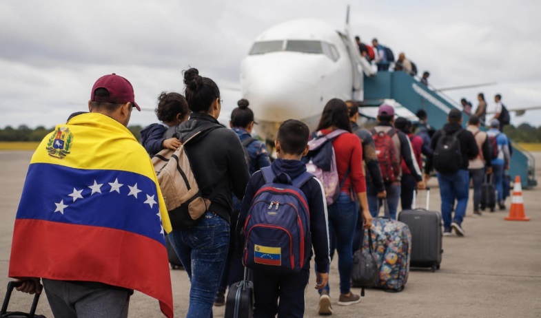 Panamá ofrece vuelos financiados por EE.UU. para la repatriación voluntaria de venezolanos 