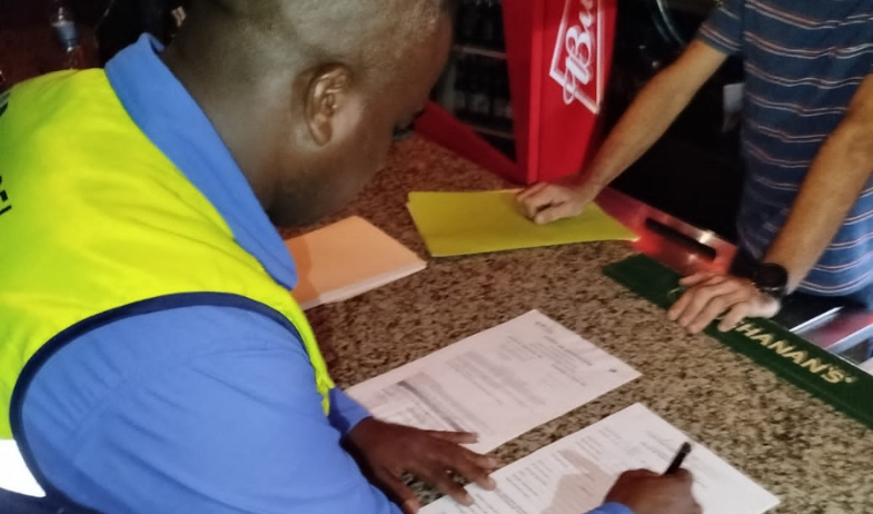 Detectan a extranjeros trabajando sin permiso laboral en operativos en Colón 
