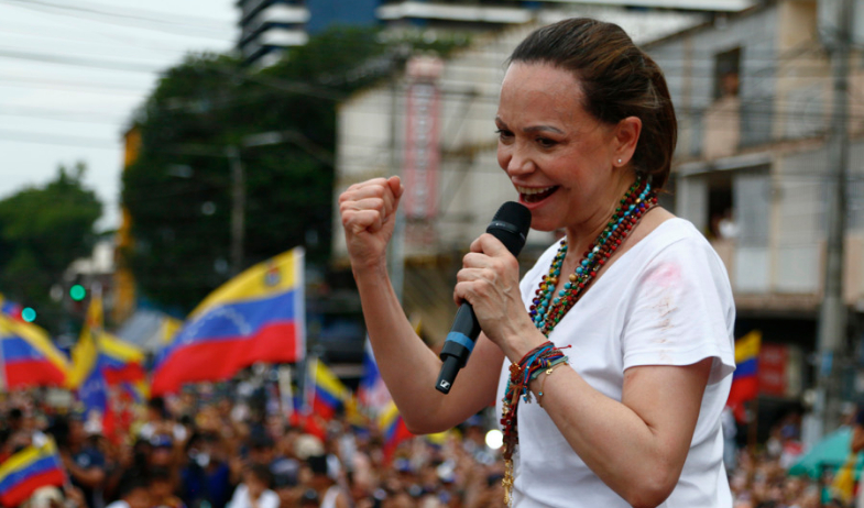 'Delcy Rodríguez se va, eso no está en duda', afirma Machado ante venezolanos en Panamá 
