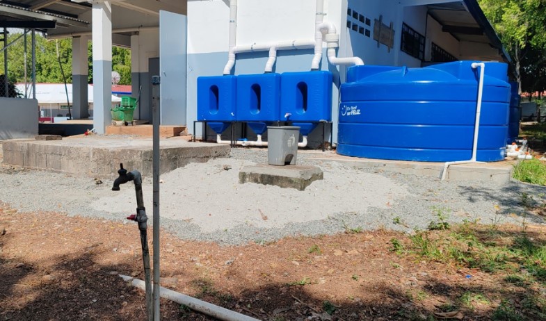 Módulo de cosecha de agua resuelve falta de agua en escuela de Playa Chiquita 