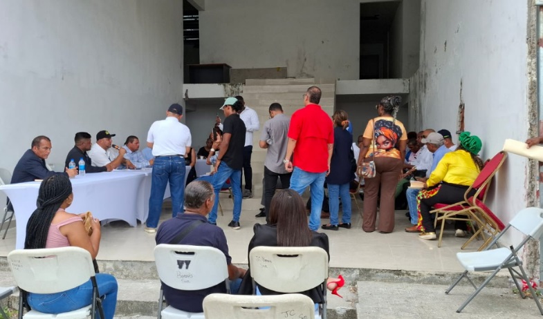 Exfuncionarios municipales de Colón demandarán por pagos adeudados 