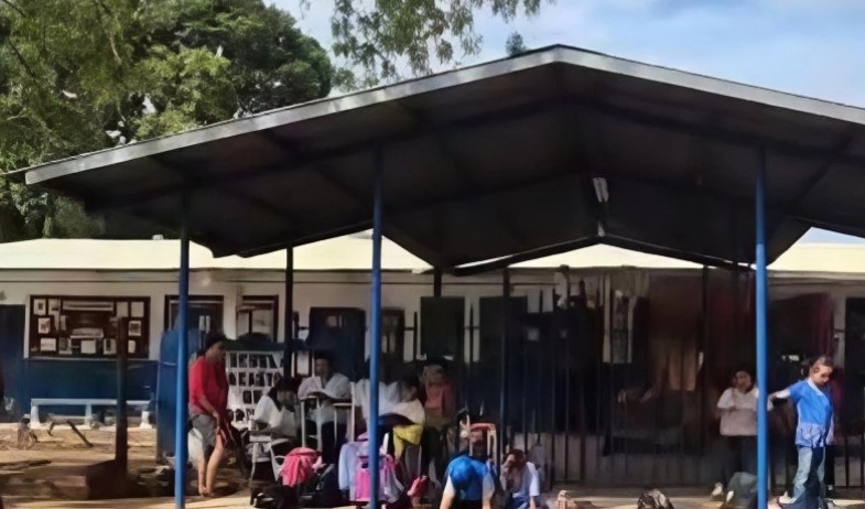 Suspenden clases en escuela santeña por falta de personal 