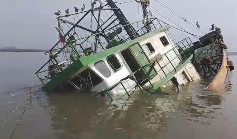 Suspenden pesca para reforzar búsqueda de capitán desaparecido  
