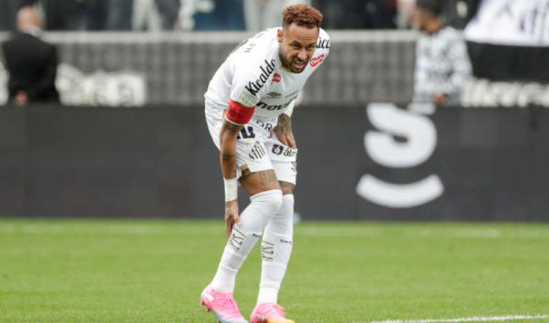 Neymar sufre una nueva lesión pero se presentará en condiciones con Brasil, dice médico 