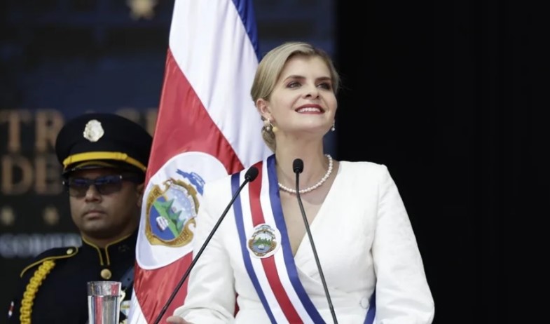 Presidenta de Costa Rica destaca la relación con Panamá sin ignorar el bloqueo comercial 