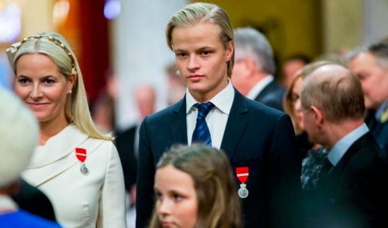 Marius Borg Høiby, hijo de la princesa Mette-Marit de Noruega, fue condenado a cuatro años de cárcel 