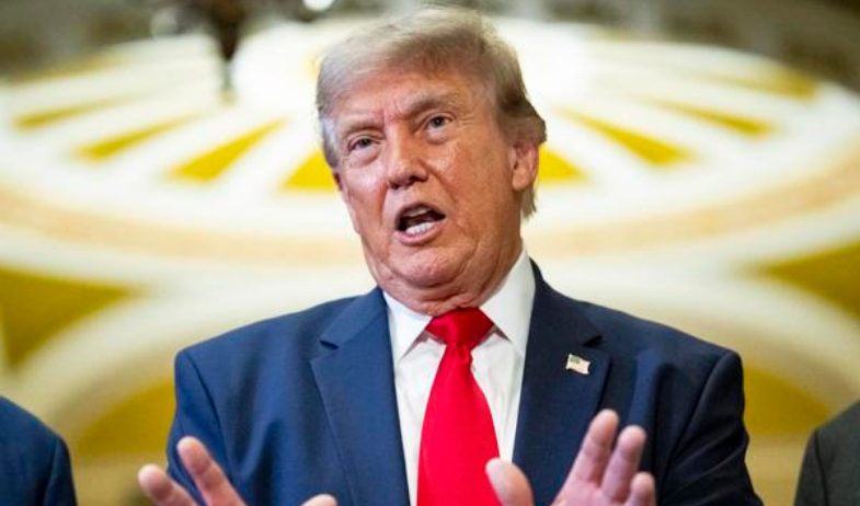 Trump dice que el propio Infantino le pidió que entregara el trofeo al ganador del Mundial 