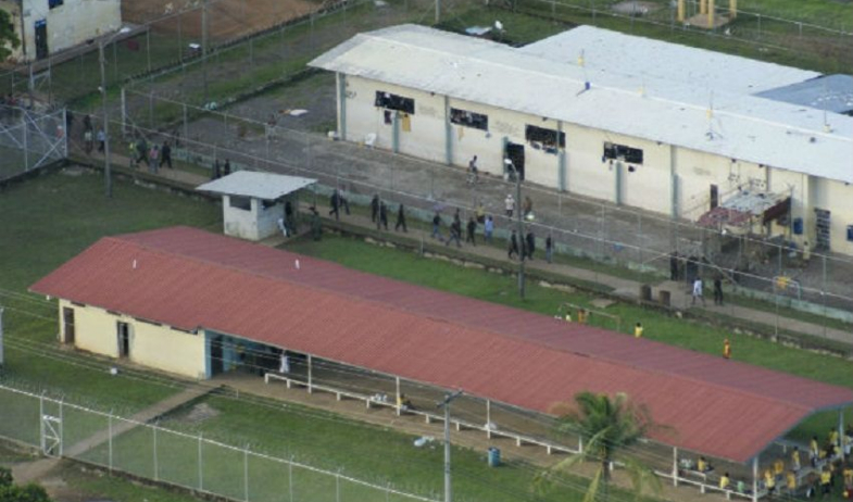 Condenan a 50 años de prisión a 12 acusados de matar a 13 reos en cárcel de Panamá en 2019 