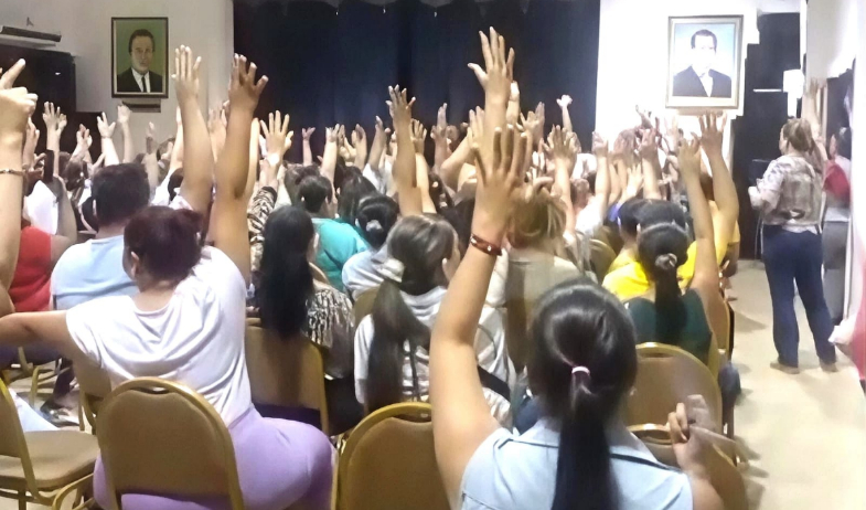 Padres del Colegio Papa Francisco acuerdan no enviar a sus hijos a clases presenciales 
