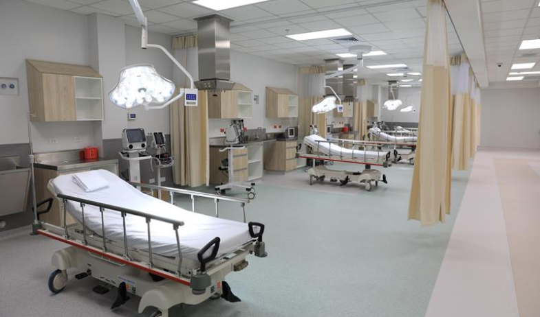 Adulto mayor ingresa al hospital con múltiples heridas de arma blanca en Colón 