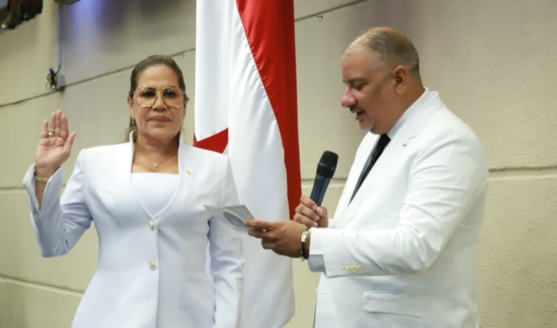 Con 42 votos, Shirley Castañedas es elegida presidenta de la Asamblea Nacional 