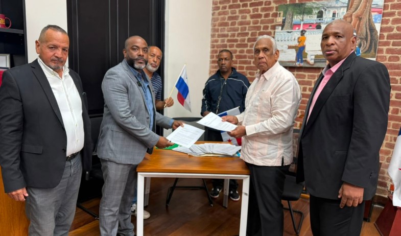 Cinco mil firmas respaldan petición para regular retenes en Colón 