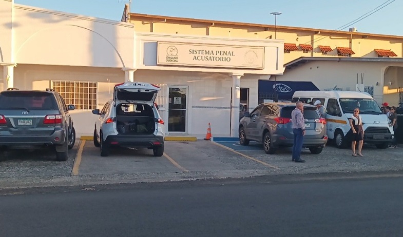 Juez declara ilegales las aprehensiones, pero imputa cargos a cinco investigados en la operación 'Fondo Claro' 